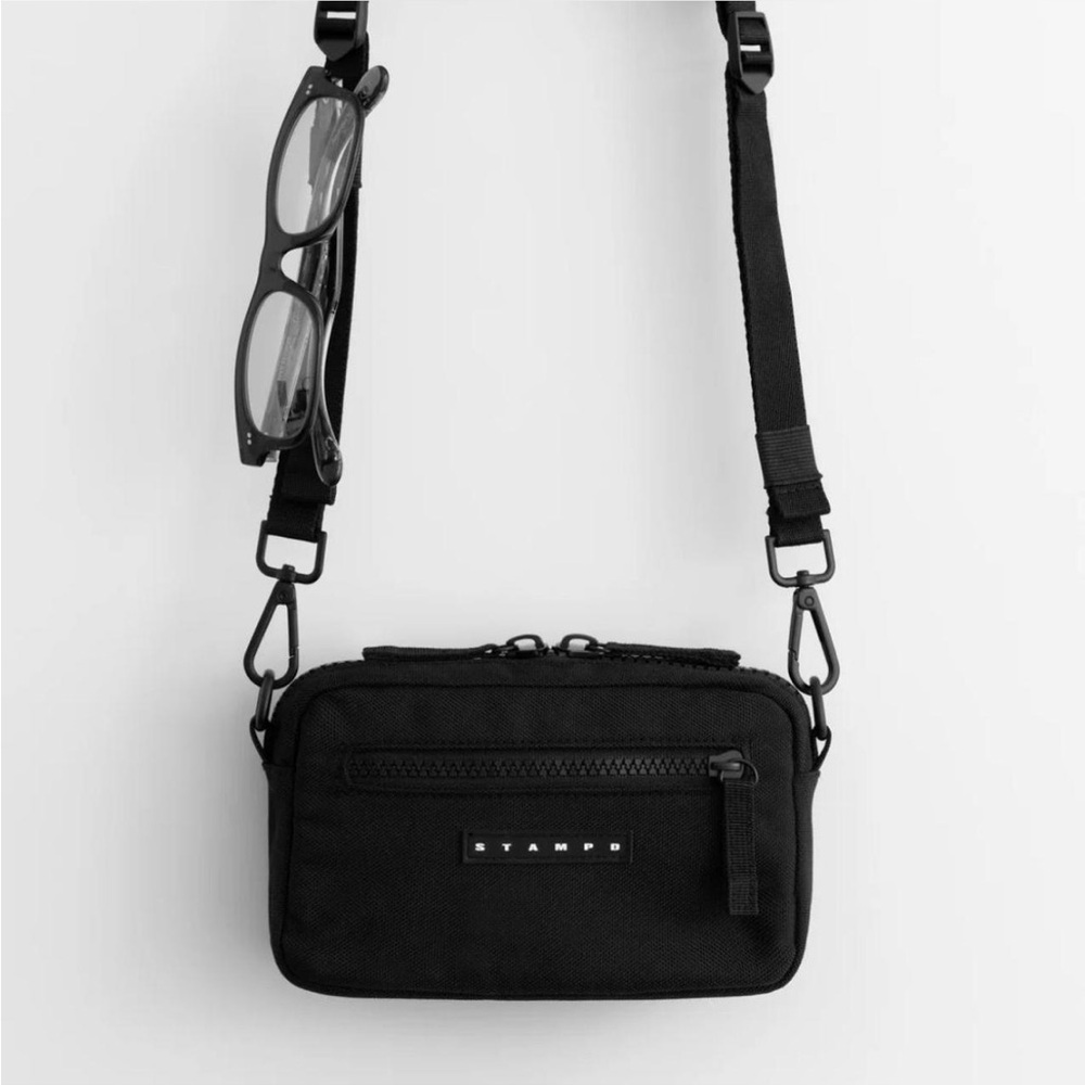 STAMPD CROSSBODY CONDITION BAG
001 NWT in original bag Adjustable crossbody bag